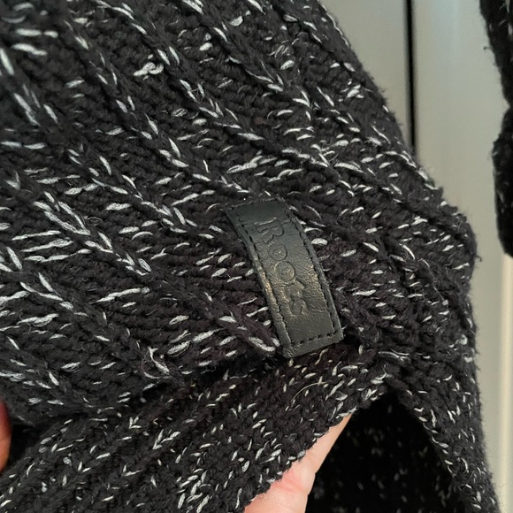 Roots Long Turtleneck Sweater - Picture 4 of 4